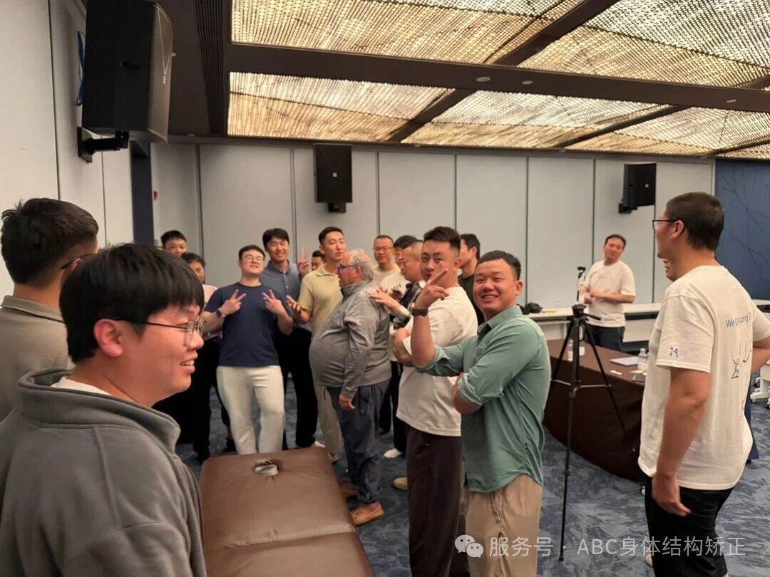 ABC创始人Jesse Jutkowitz与同学们
